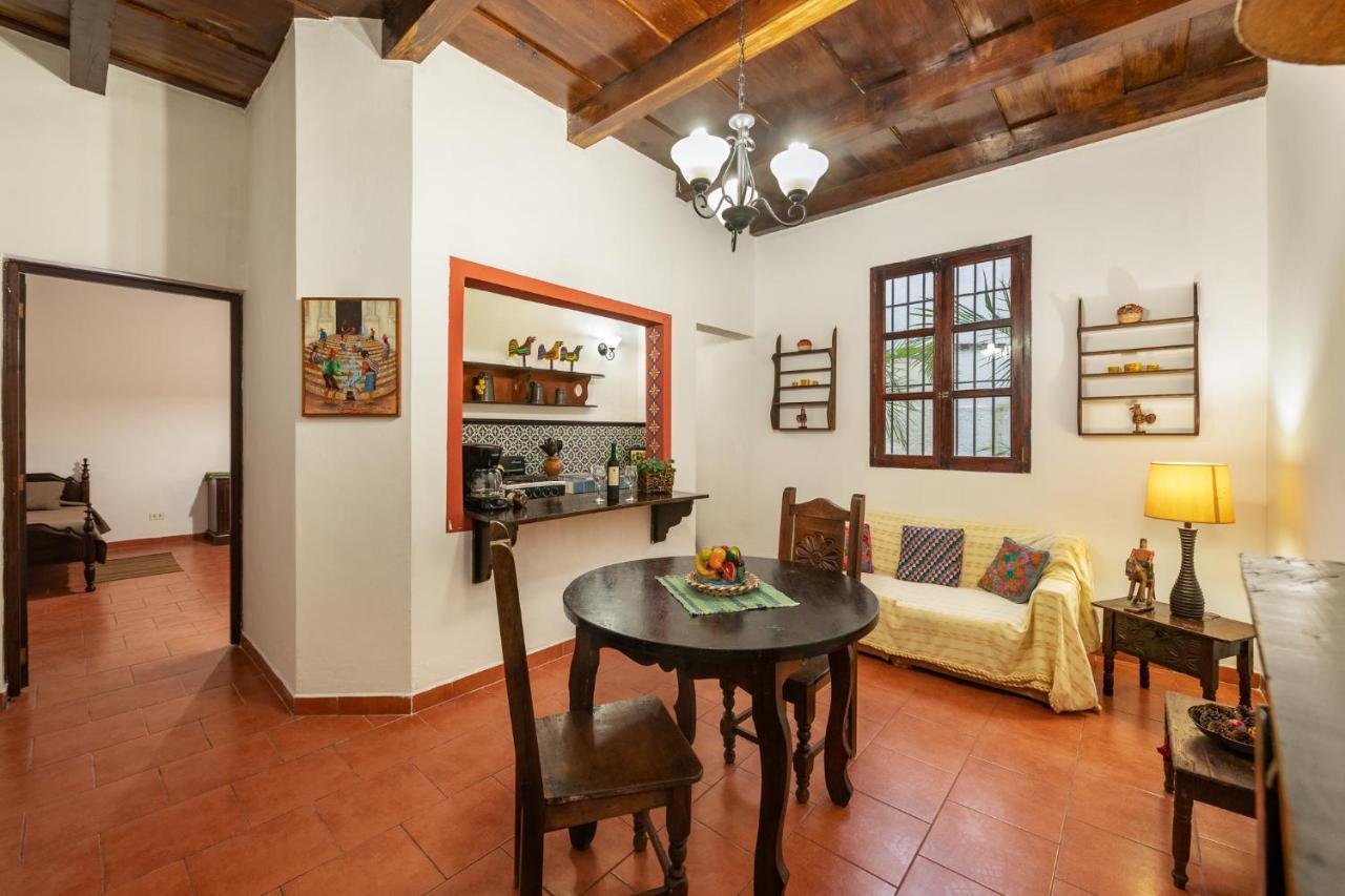 Casita Tumbergia Apartment Antigua Exterior photo